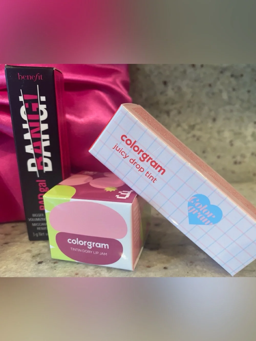 🌟Colorgram & BAD Gal beauty bundle w/ exaggerated bow cosmetic bag! 💗